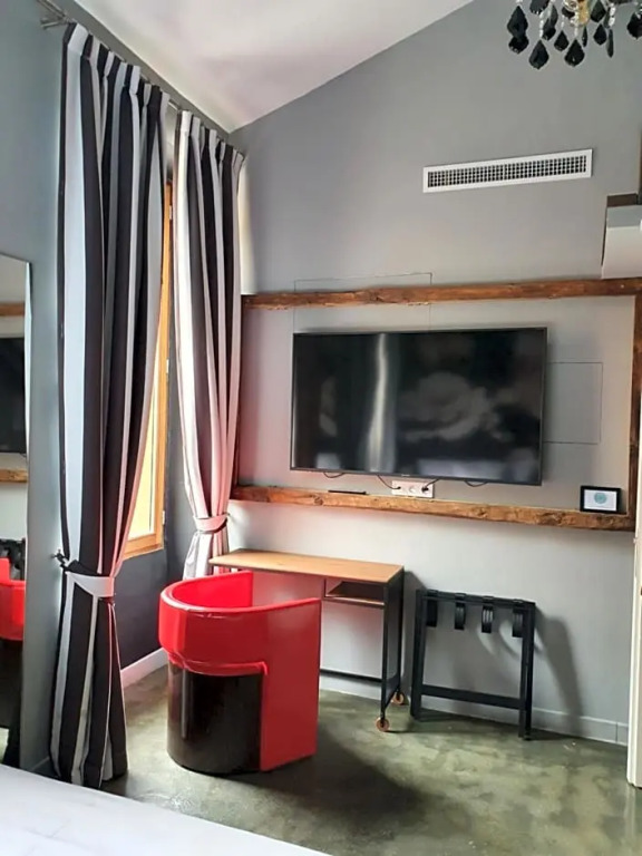 Room with a vue