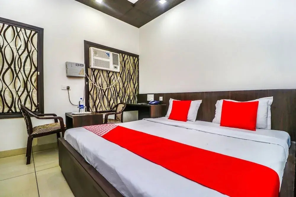 Oyo 31023 Hotel Sartaj