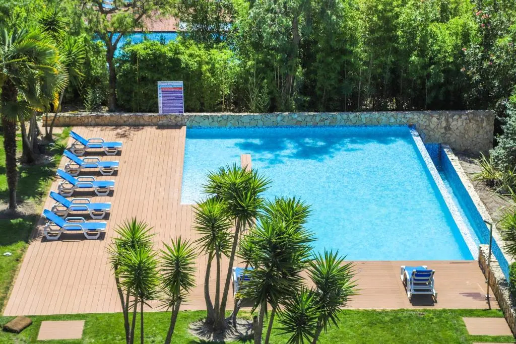 MC Suites Lagos with Pool and sea view