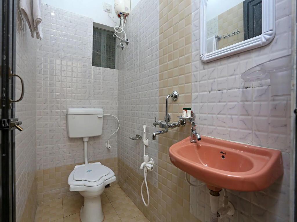 Hotel Shine By OYO Rooms