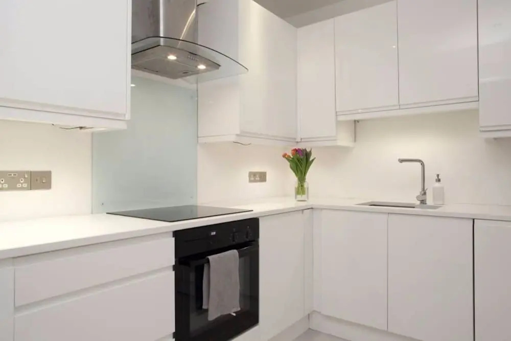 1 Bedroom Apartment In Morningside