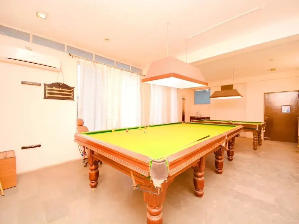 Capital O 38623 Pathankot Club