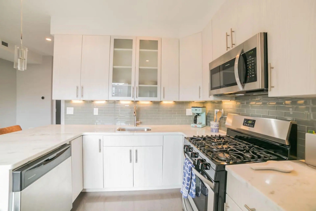755, Unit D · 2 bedroom home in Fairmont w/ Roofdeck and Balcony