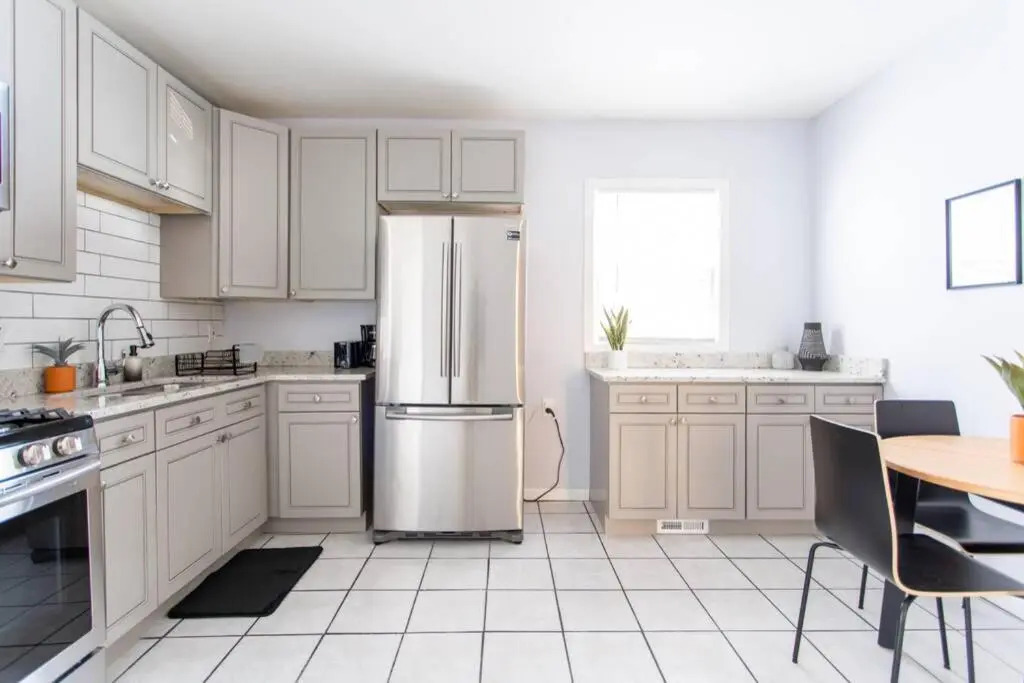 Hip and Trendy 2BR Apartment in Logan Square!