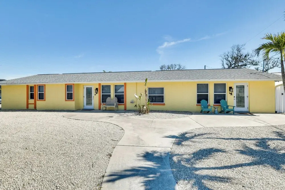 1 Block to Beach: Gulf Coast Escape w/ Patio!