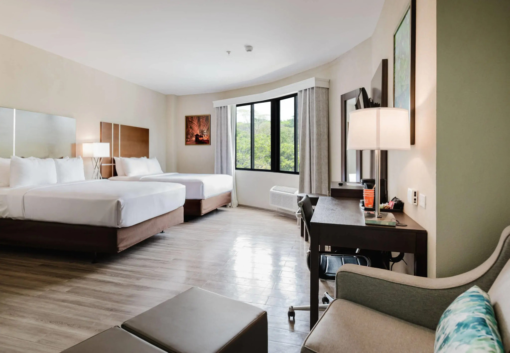 Comfort Inn & Suites Tobago