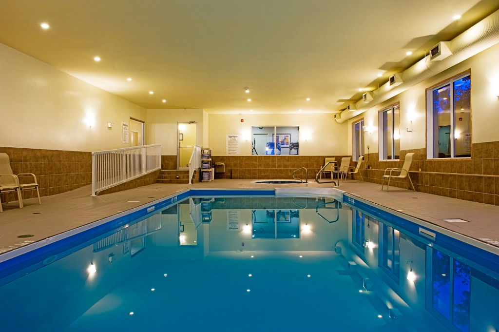 Holiday Inn Express & Suites-Regina-South by IHG