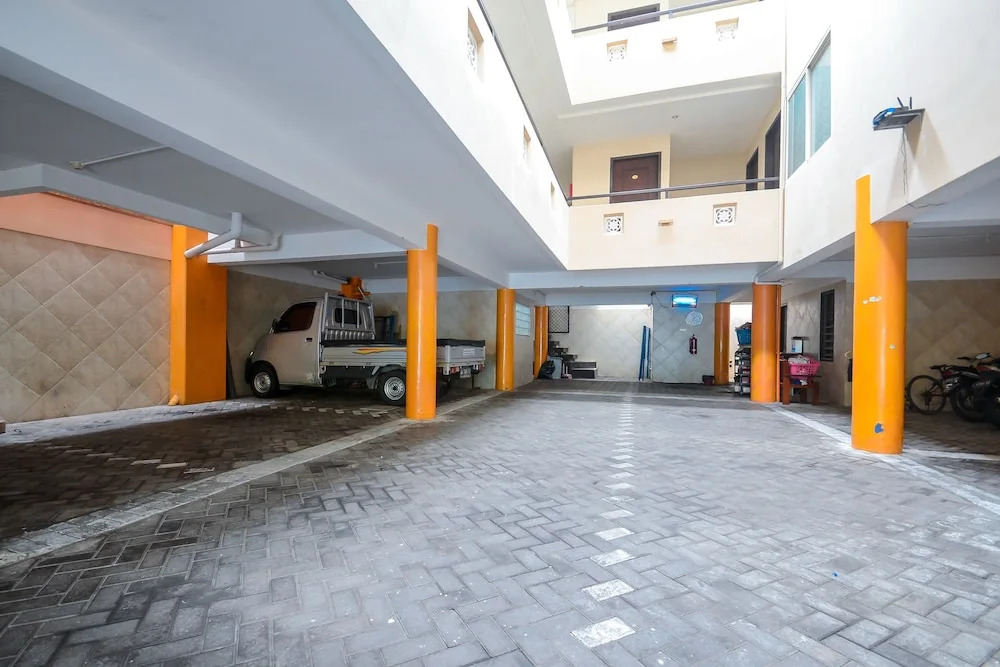 Airy Ahmad Yani Ketintang Baru Dua 12 Surabaya