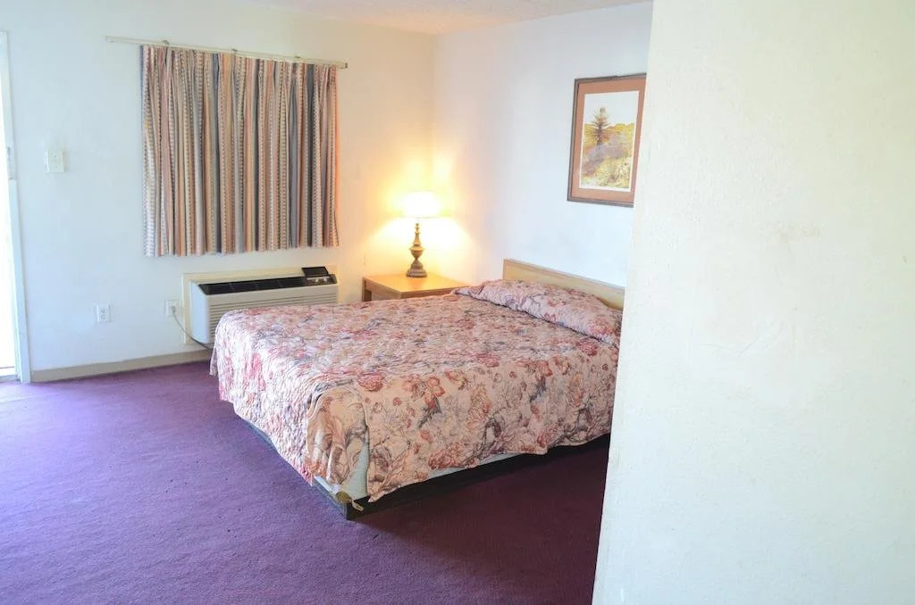 C & M Motel