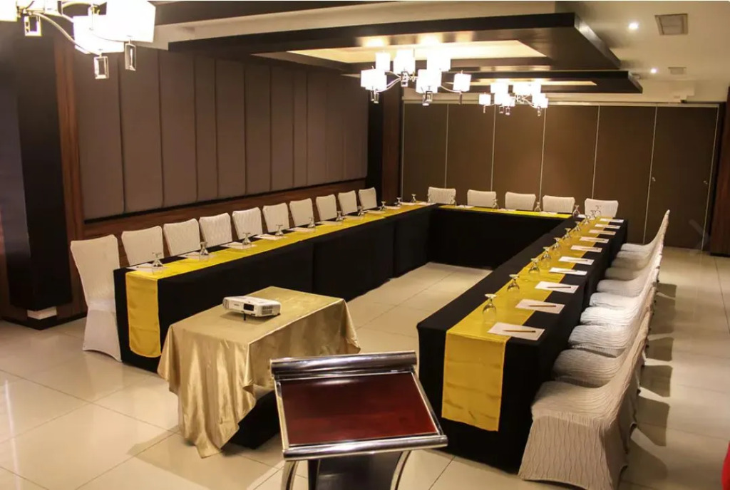 Brentwood Suites