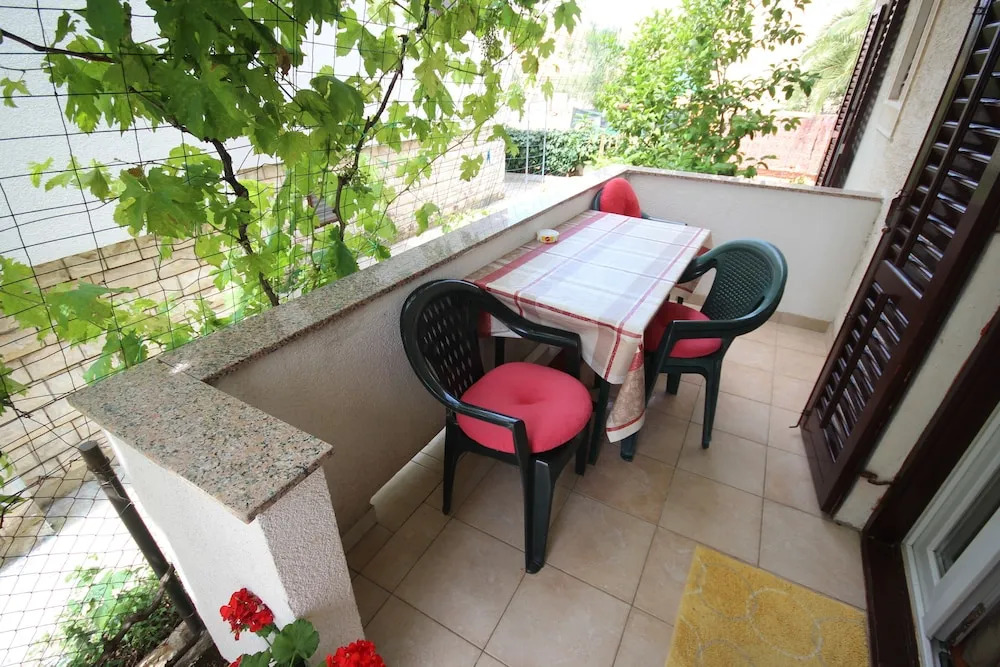 Cosy Apartment 5min to Beach Mirela Borik