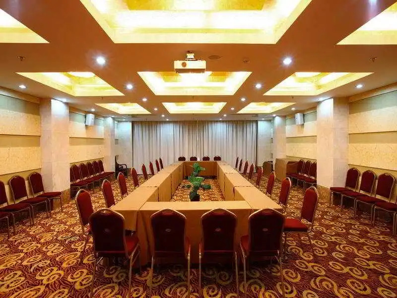 Royalston Hotel