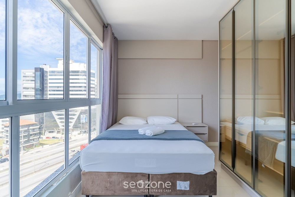 Apartment Sea View 500 m From the Beach Roo0401