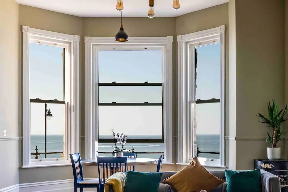 Luxe Beach Pad, Wow Sea Views at Coco By The Bay