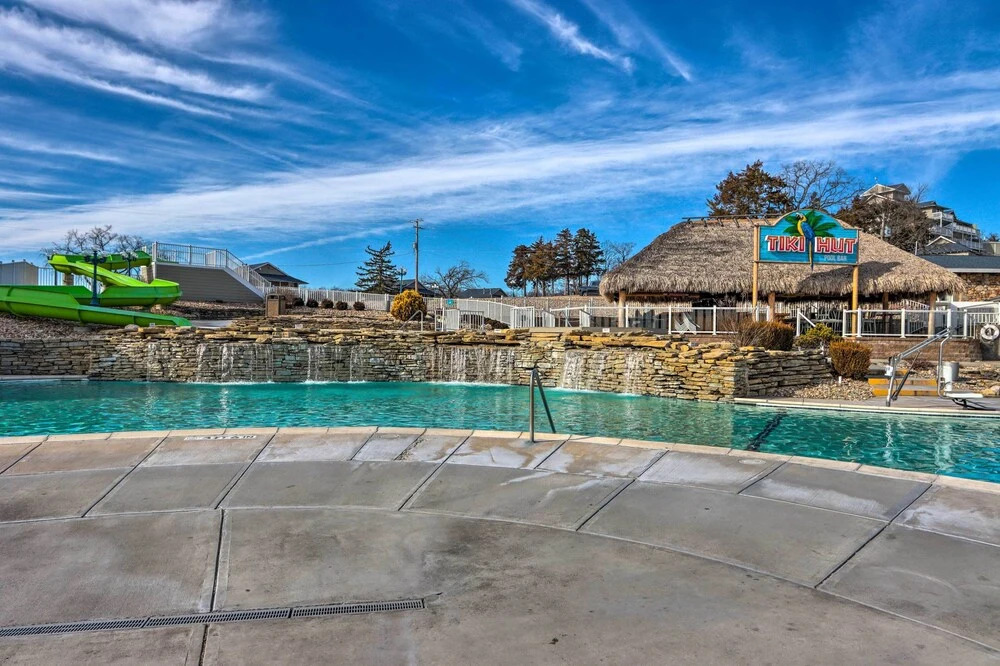 Margaritaville Hideaway: 3 Decks & Fireplace!