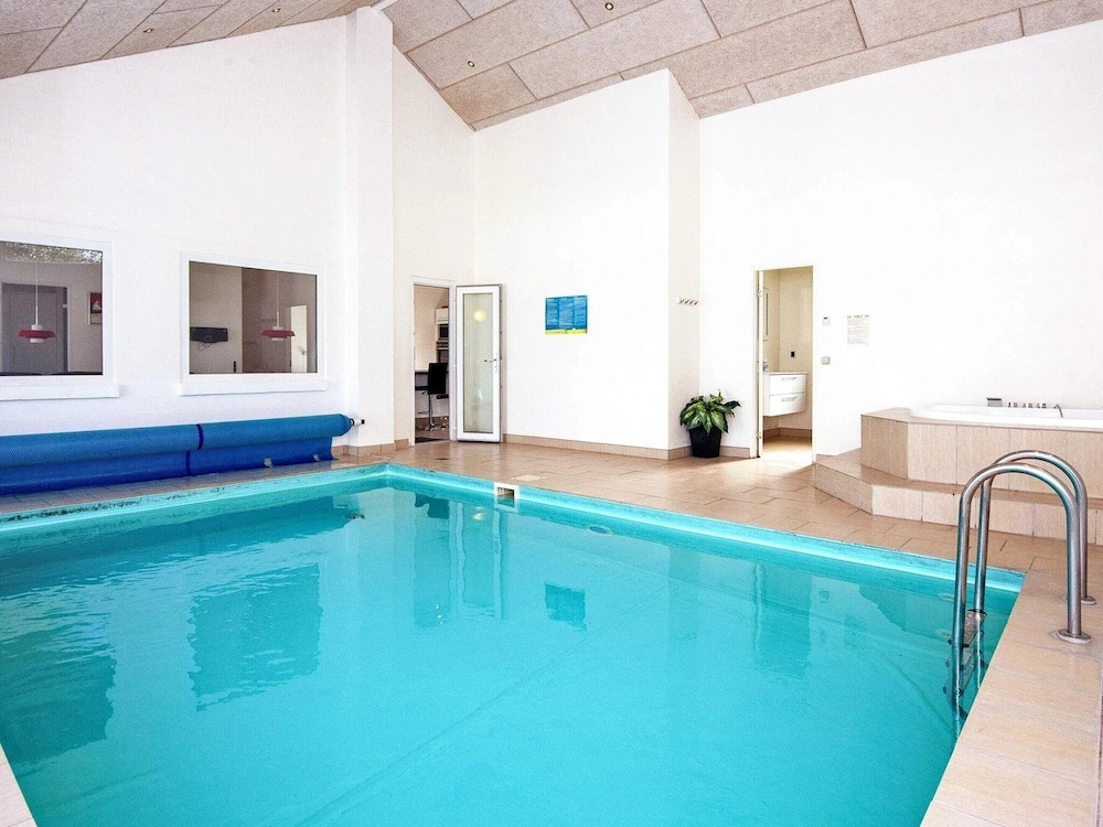 10 Person Holiday Home in Grenaa-by Traum
