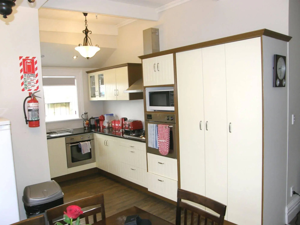 Ponsonby Manor
