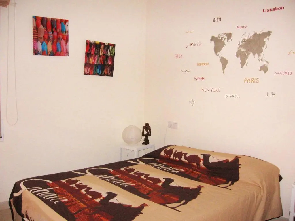 3 bedrooms villa with private pool and enclosed garden at Empuriabrava