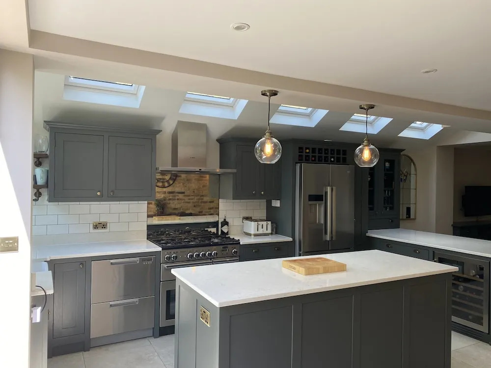 Central Wimbledon house sleeps 8 - secluded garden