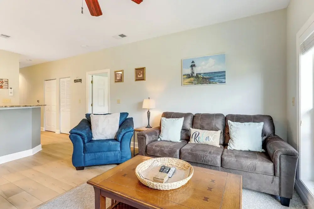~ 6 Mi to Ocean w/ Pool & Golf: Myrtle Beach Condo