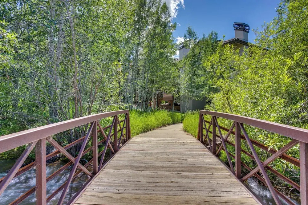 Walk to Beaver Creek Village: Cozy Condo