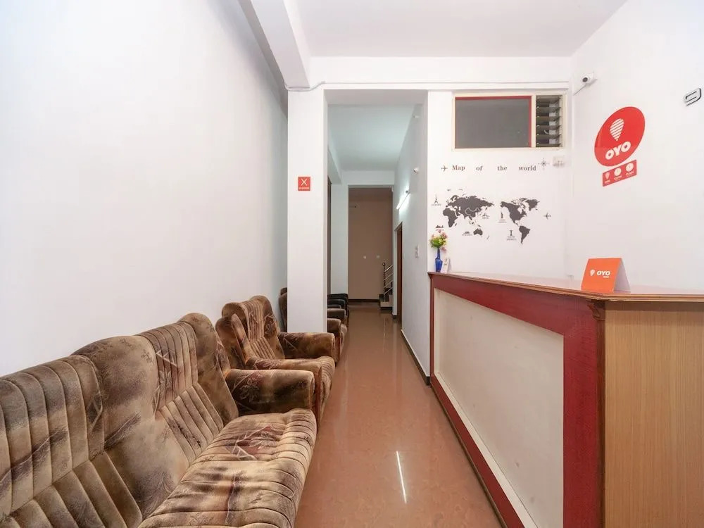 OYO 16645 Hotel Grand Palace
