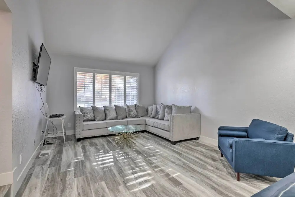 Modesto Home w/ Deck - 2 Mi to Vintage Faire Mall