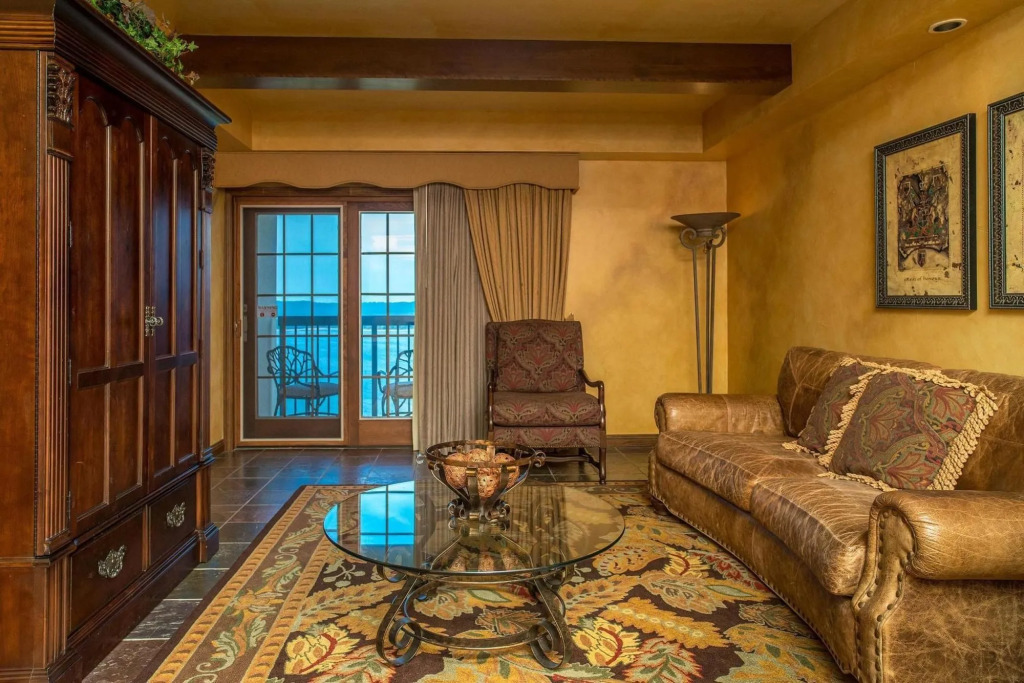 Chateau on the Lake Resort Spa and Convention Center