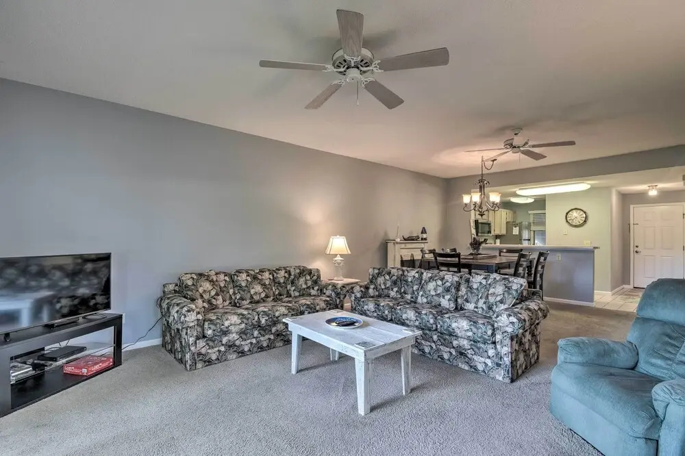 4 Mi to Ocean: Golf Resort Condo in N Myrtle Beach