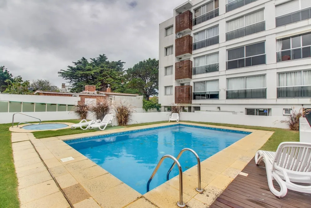 Apartamento con piscina compartida The Point I