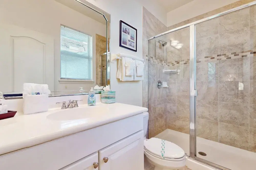 Immaculate Townhome in Upscale Community w/ Pool & Balcony - Near Beach