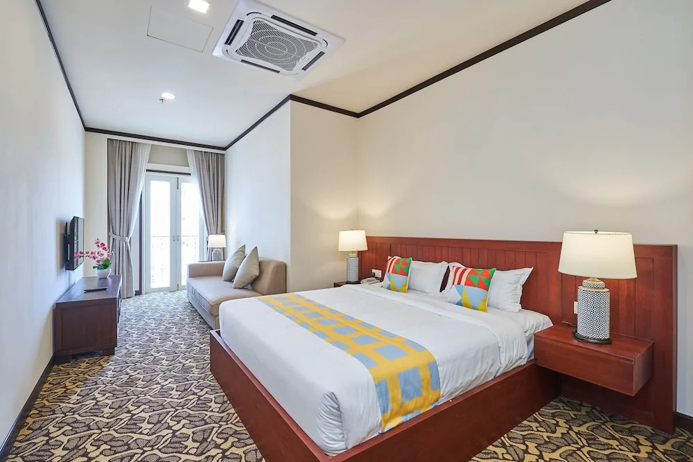 The Platinum Hotel & Suites