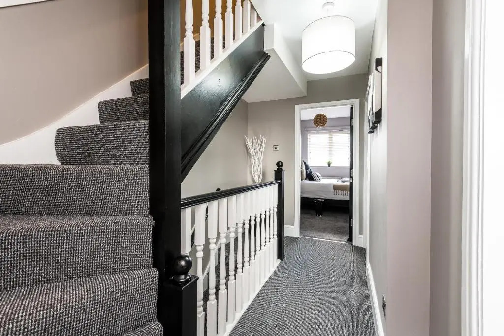 Air Host and Stay - Birchfield Lodge - Sleeps 10 Amazing spacious house