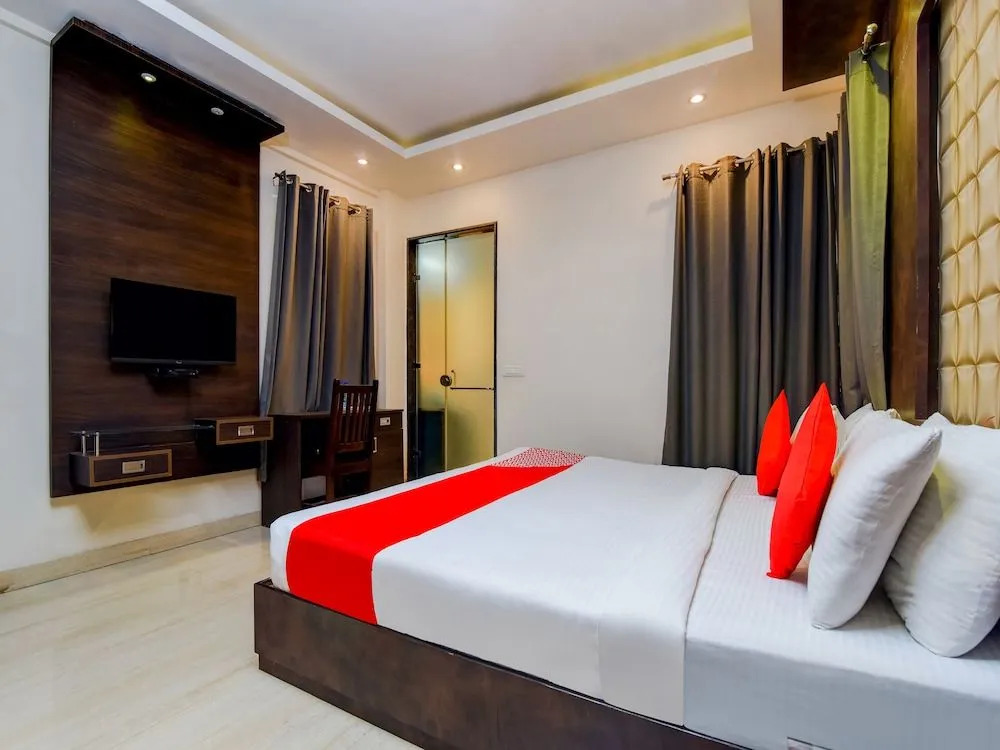 OYO Flagship 757 Blite Golf course road