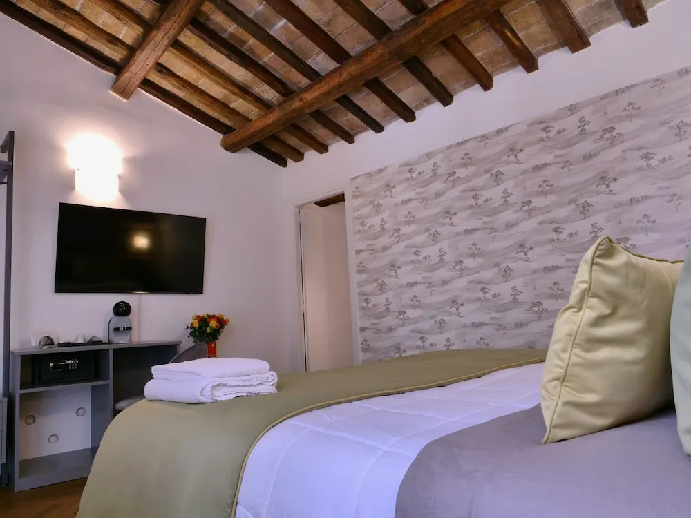 Helmirage suite Trevi