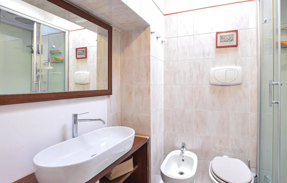 Amazing Apartment in Magliano in Toscana With 2 Bedrooms and Wifi
