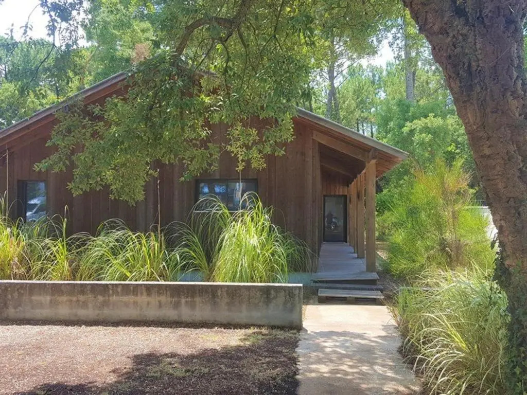 Villa 8 pers proche lac marin, WiFi, animaux permis, parking - FR-1-379-83