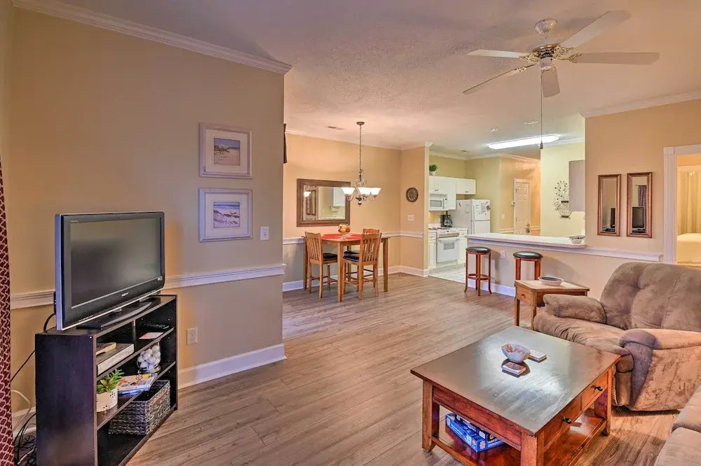 Golfer's Paradise: Myrtle Beach Condo w/ Pool!