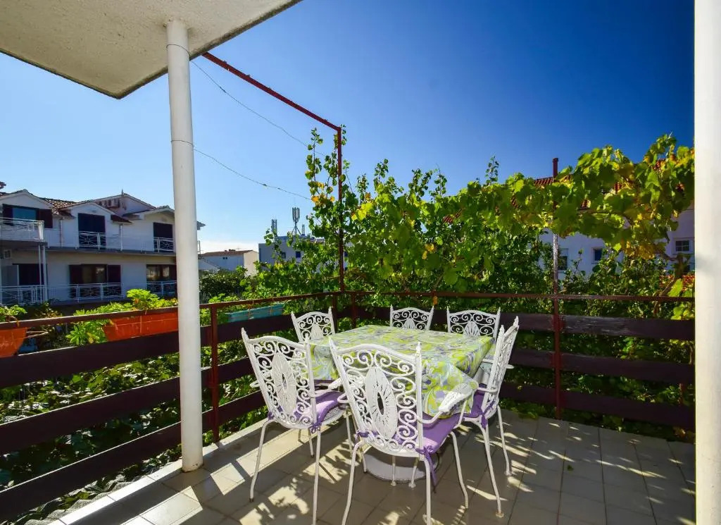 Apartments Milenko 547