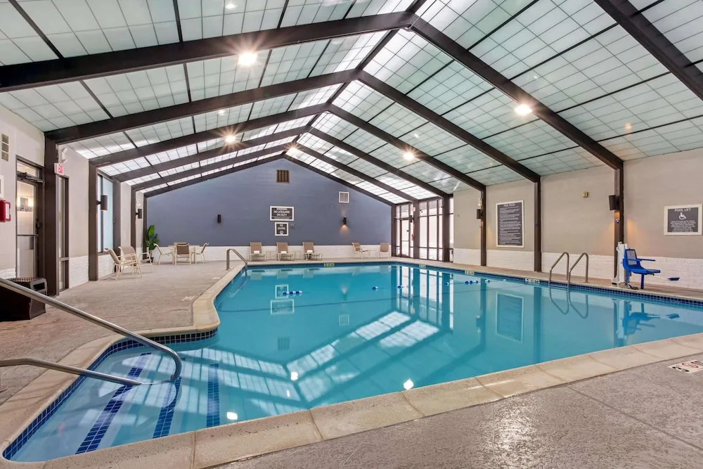Tage Inn And Suites