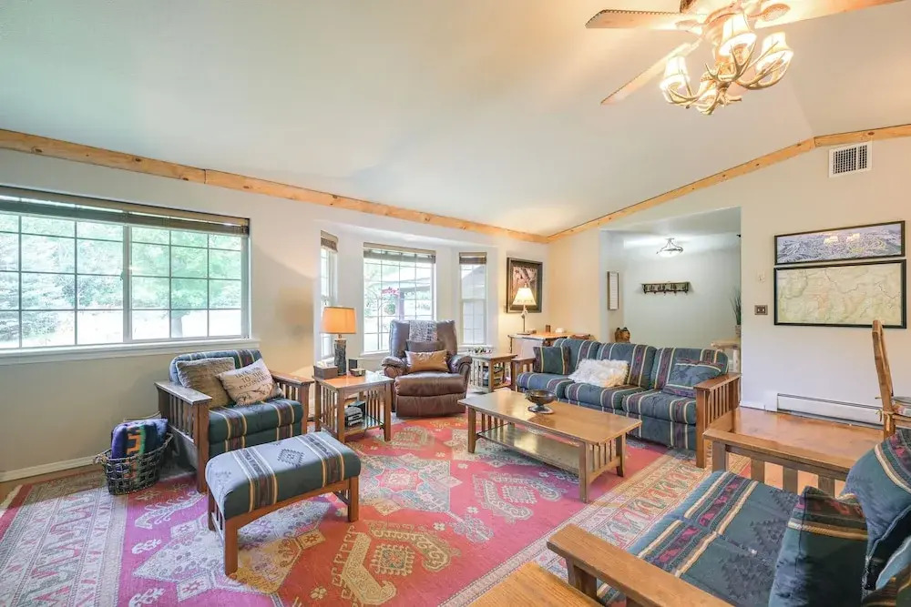 Cozy Home w/ Hot Tub: 7 Mi to Pagosa Hot Springs