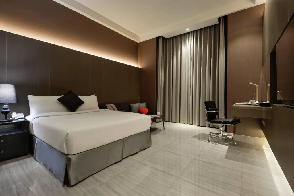 M hotel