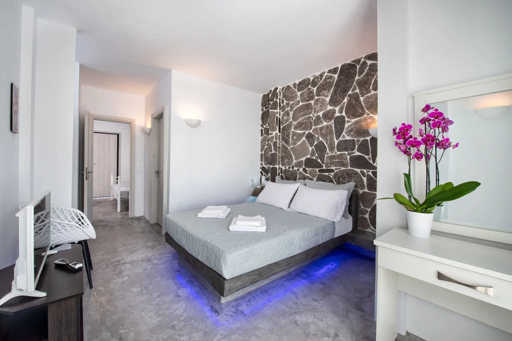 Sun Springs Suites