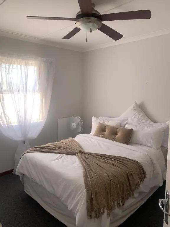 Spacious 3 bedroom duplex, close to Club Mykonos