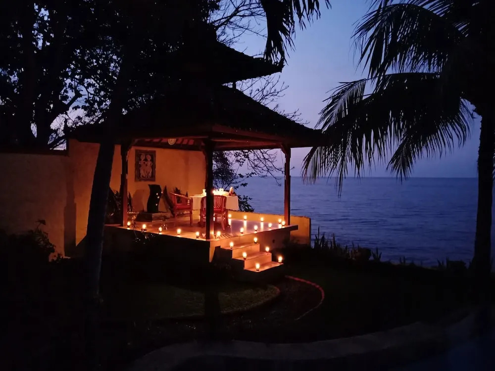 Teluk Indah Beach & Pool Villa