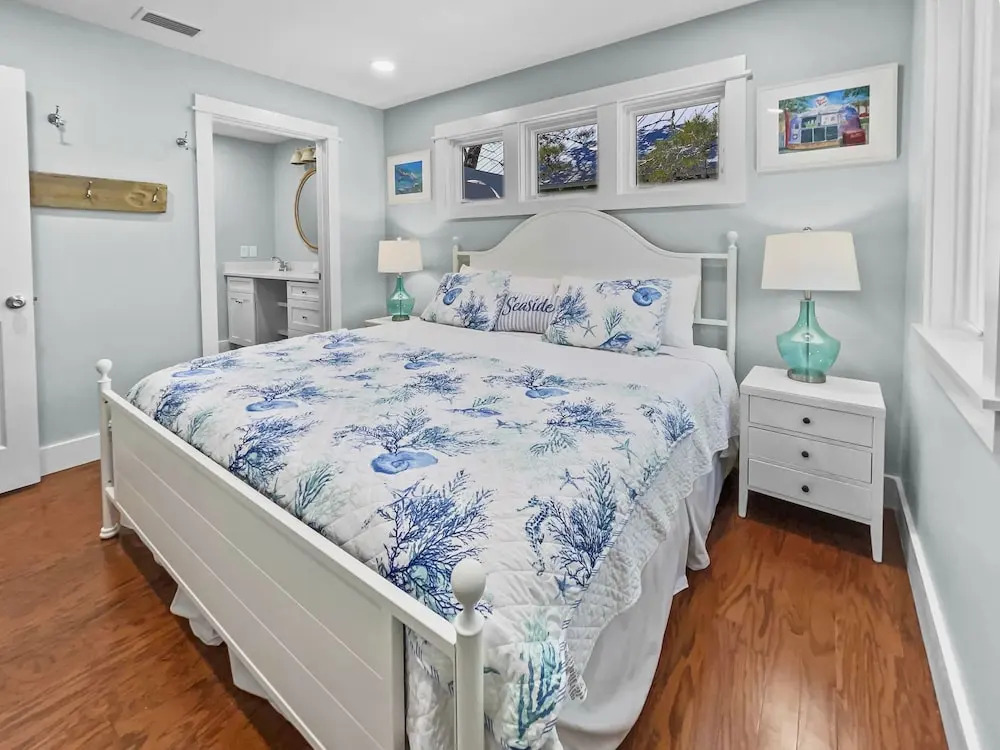 Breakers Plus Carriage House 4 Bedroom Home by RedAwning