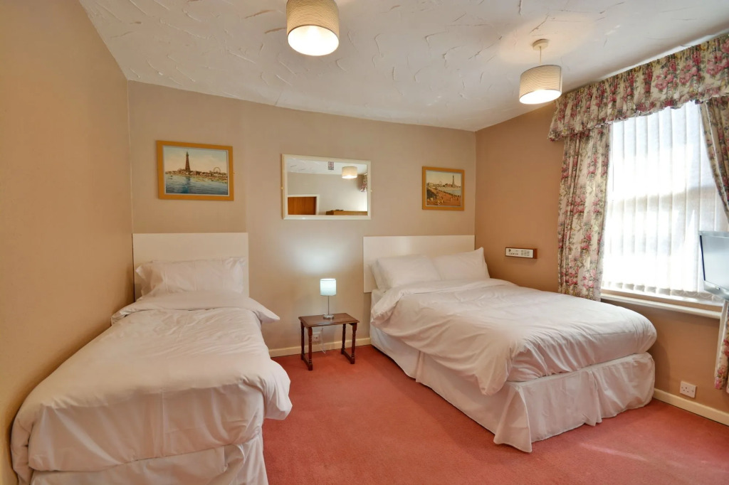 Royal Oakwell Hotel