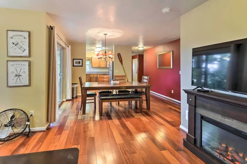 Near Skiing & Hiking: Inviting Retreat in Victor!