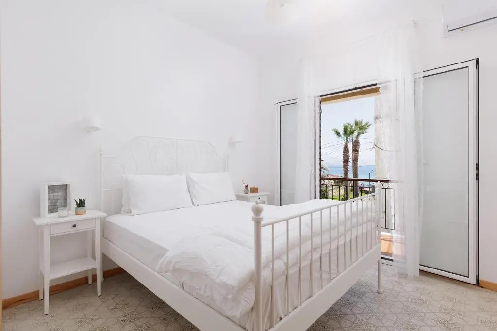 The Island Life Apartments by Konnect, Ipsos Beach