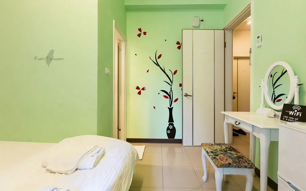 18 Private Hall